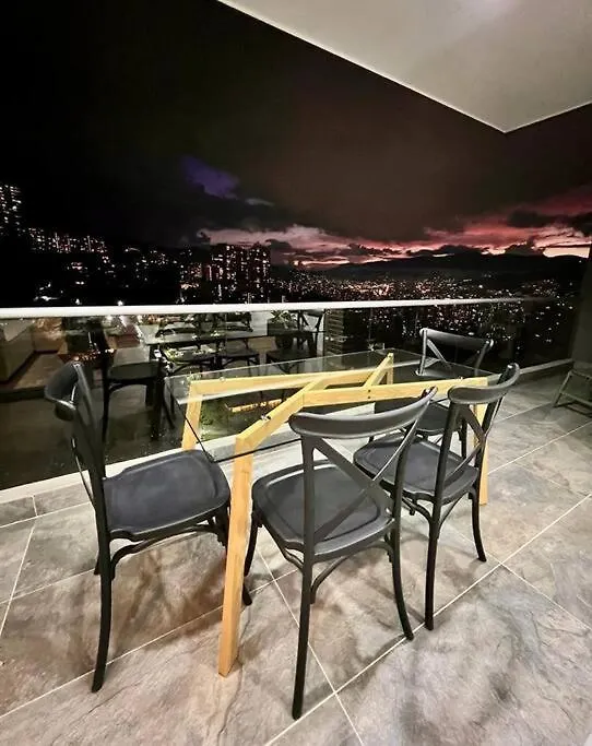 Great View Apartment In El Poblado Medellín