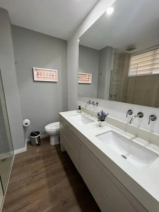 Great View Apartment In El Poblado Медельин